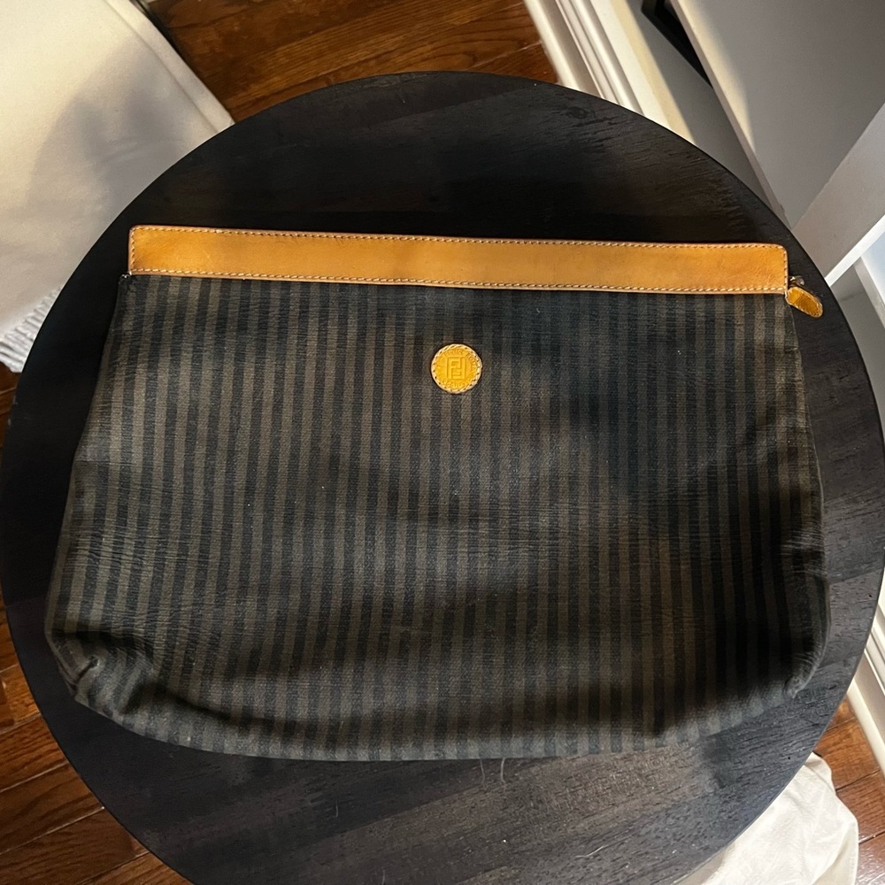 Vintage Fendi clutch - Picture 3 of 8